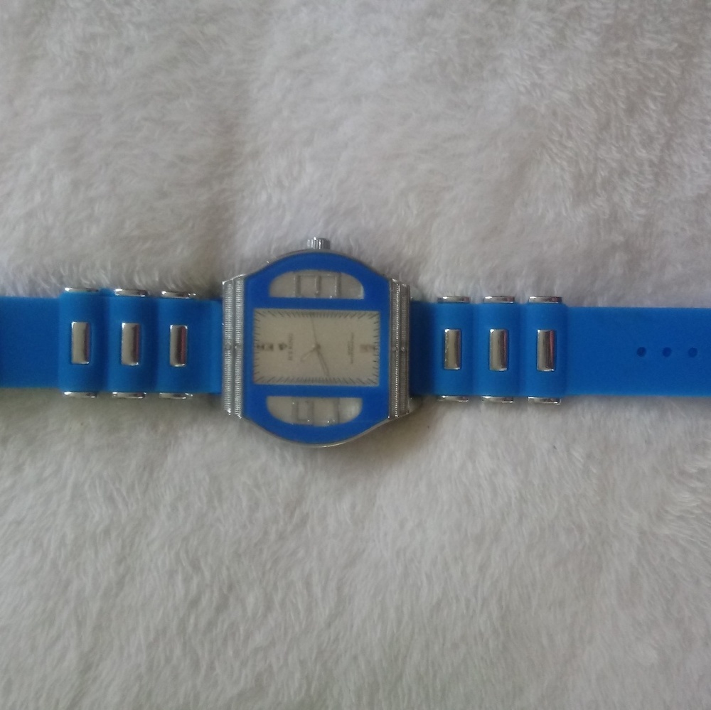 Watch - Picture 2 of 2